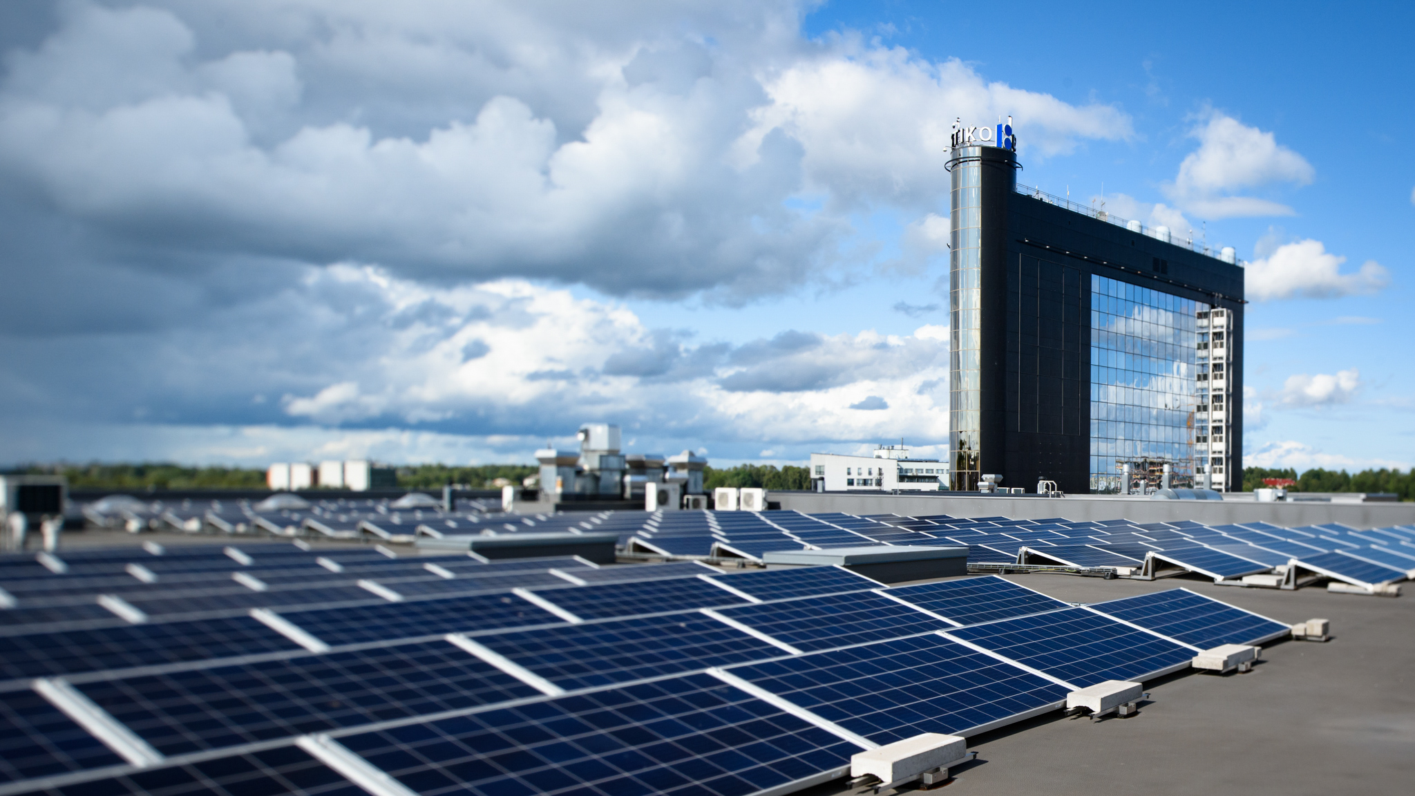 Tartu Tasku kaubanduskeskusele toodab elektrit päikeseelektrijaam